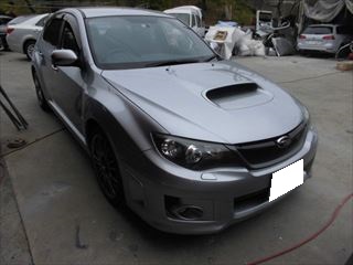 スバルのインプレッサWRX STI（CBA-GRB）：傷の修理方法と費用 フロントバンパー分解・修理・塗装  作業工賃50